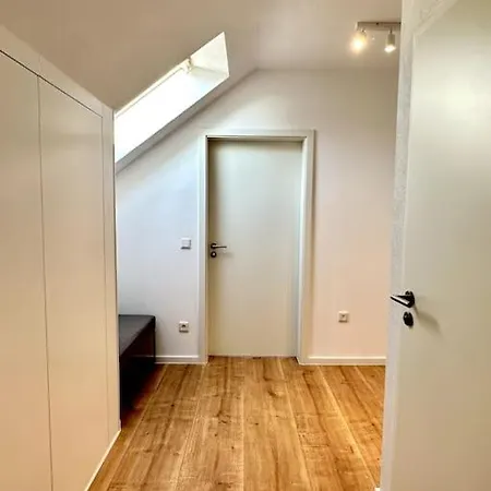 Stylisches In Zentraler Lage - Mit Klima